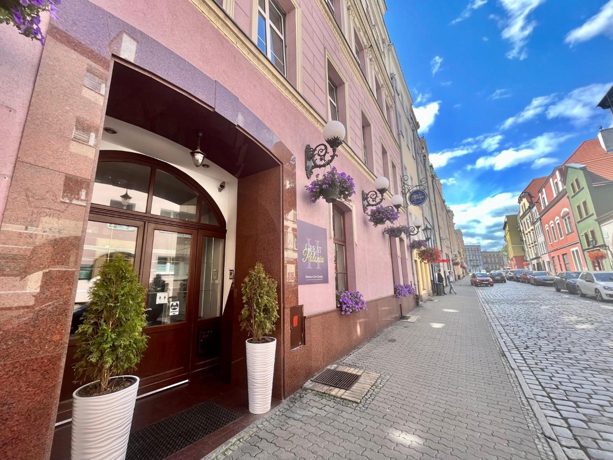 Great Polonia Swidnica City Center Aparthotel Exterior foto